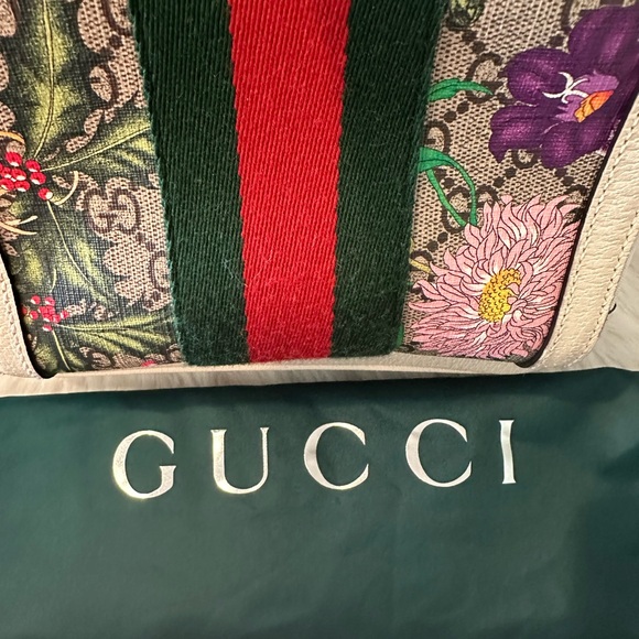 Gucci GG Supreme Flore - Picture 15 of 16